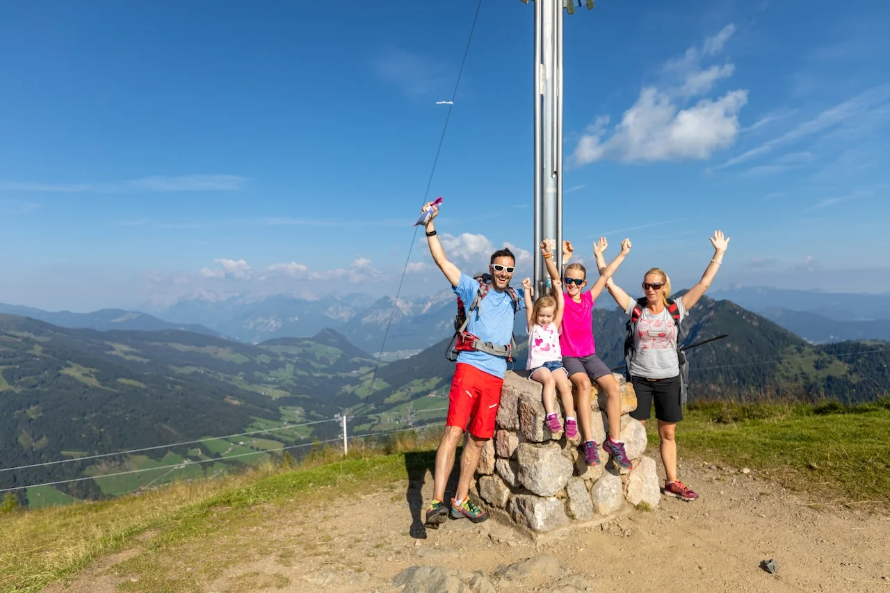 Appartement Rossalm - Menschen auf dem Berggipfel